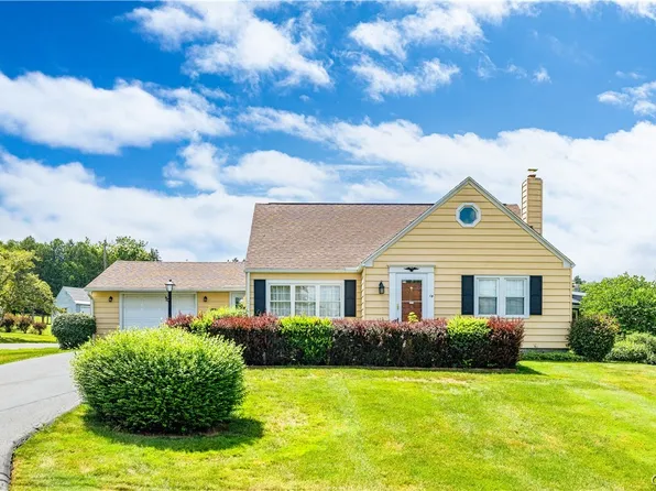 14 Janet Ter, New Hartford, NY 13413