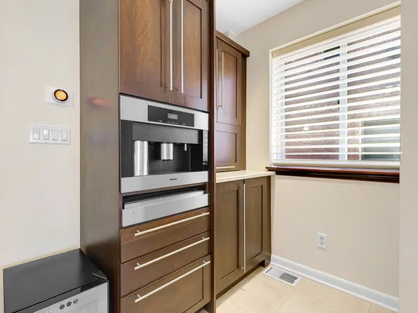 83-18 58th Avenue image 11 of 43