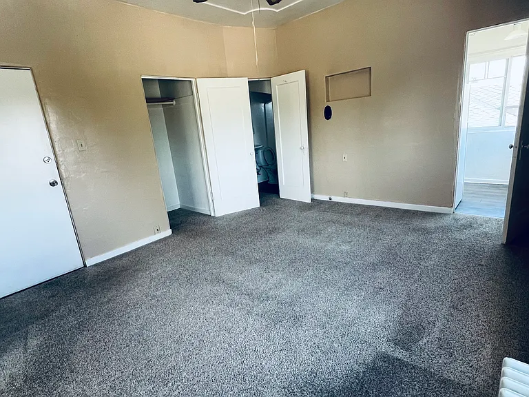 300 N 11th St #3 — Photo 7