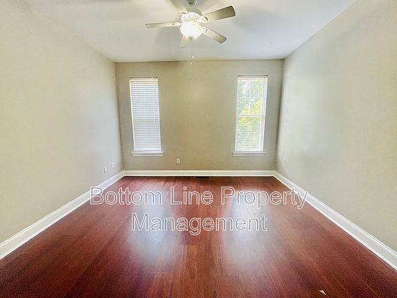 5th image of 3156 Walnut Park Dr