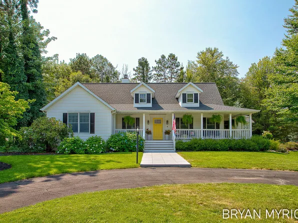 4612 Forest Ln, Holland, MI 49423