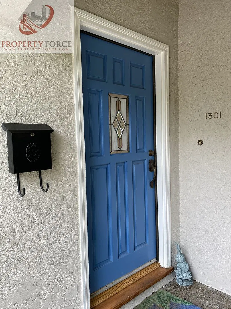 1301 Sanchez Ave-Charming 2-Bedroom Home With Detached Bonus Room - Offered By Property Force, Inc. — Photo 3