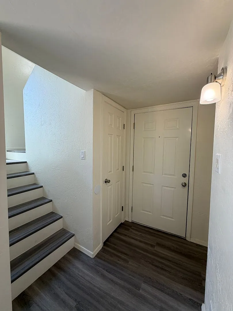 2 Bedroom Townhome Available Near Montano Rd NW & 4th Street NW! — Photo 4