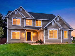 1598 Nine Iron Dr, West Des Moines, IA 50266