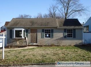 314 17th St, West Babylon, NY 11704