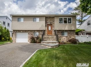 1911 Allison Dr, Bellmore, NY 11710