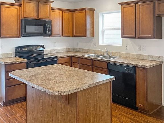 3rd image of 18022 16th Avenue Ct E