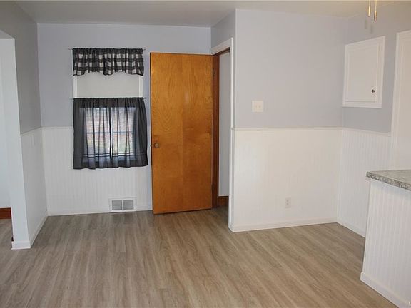 5th image of 25 Lena Ave