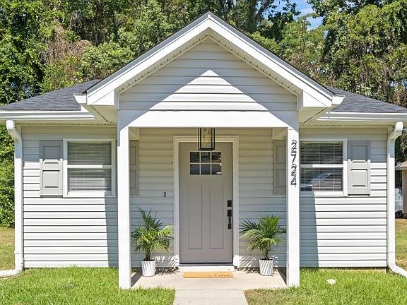 2nd image of 2724 Cypress Lake St