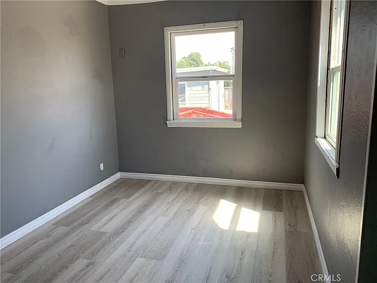 1432 W 9th St — Photo 12