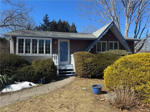 34 Inkberry Trl, Narragansett, RI 02882