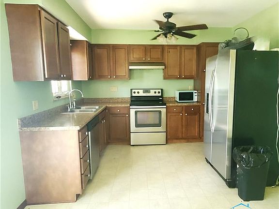3rd image of 651 Reineck Dr