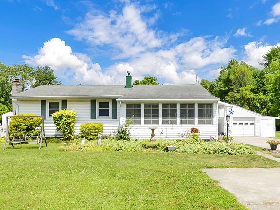 2nd image of 646 Woodside Dr