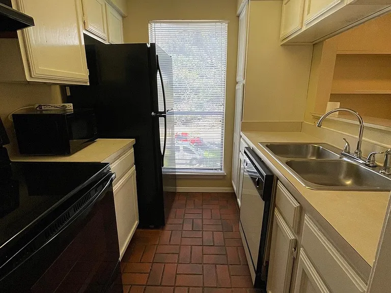 2110 Rio Grande St #308 — Photo 5