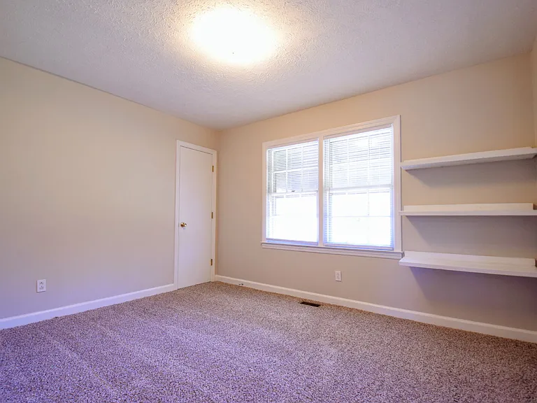1509 Paisley Ave — Photo 12