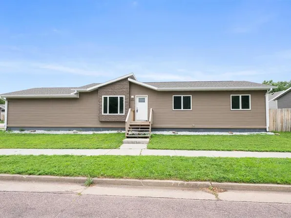 3305 E 13th St, Sioux Falls, SD 57103