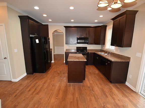 5th image of 4478 Yosemite Park Way