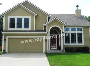 726 N Cottonwood St, Gardner, KS 66030
