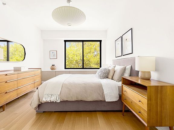 5th image of 100 Congress St APT 406