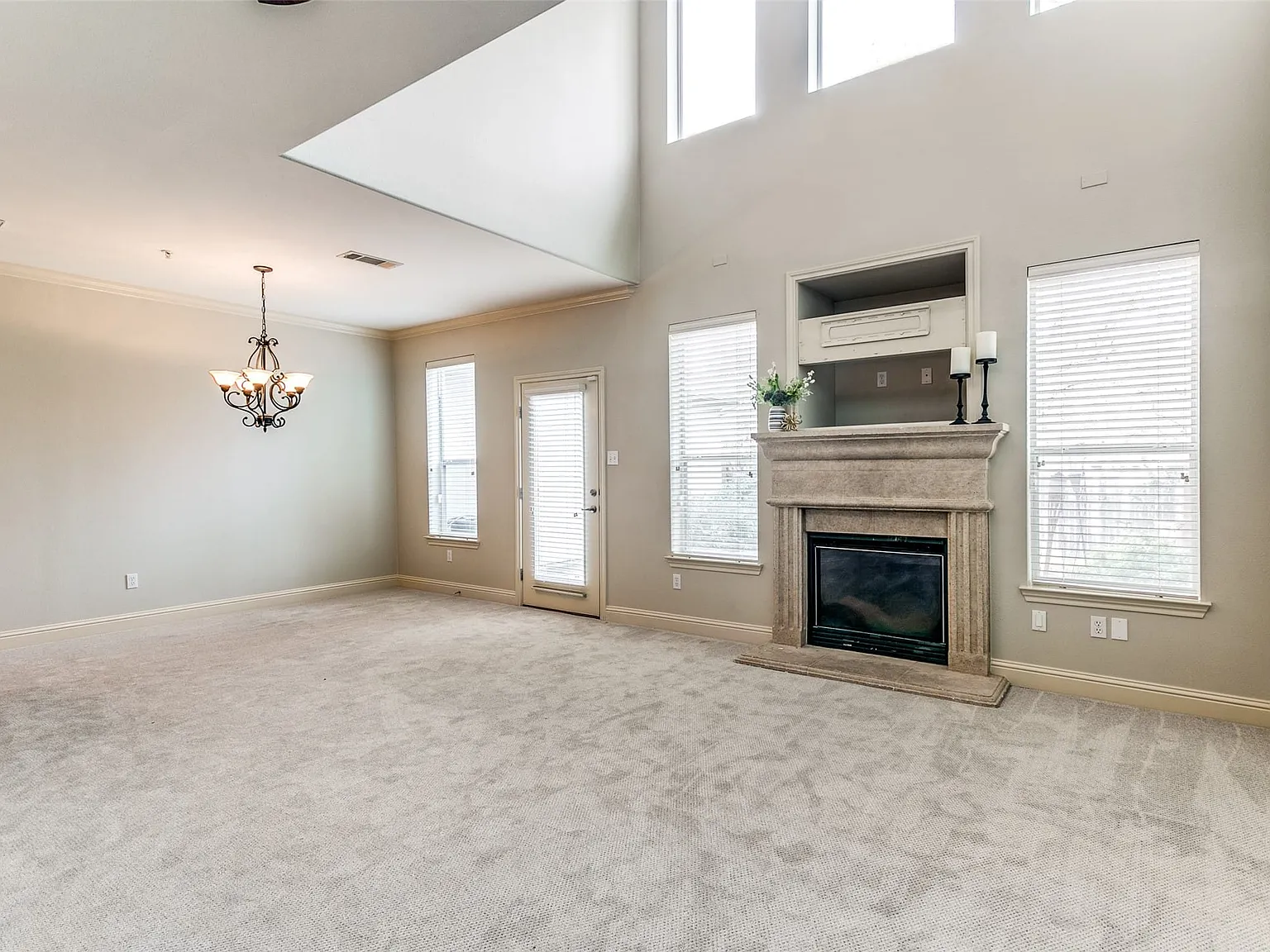 2 bed, 2.5 bath, 1480 sqft, $2,400 — Photo 3