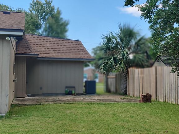 2nd image of 209 Norwich Dr