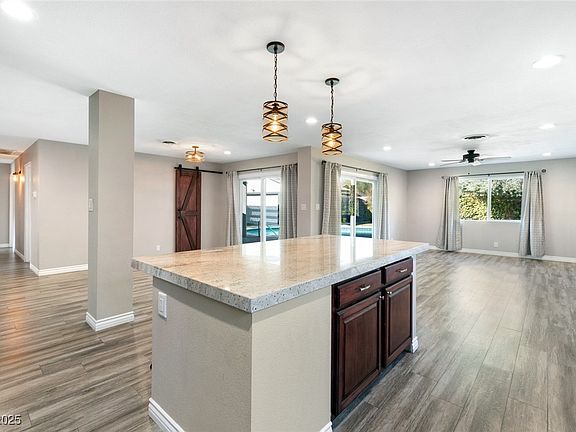 4th image of 3008 Colanthe Ave