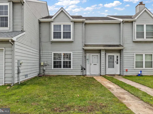 14 Warren Pl, Newark, DE 19702