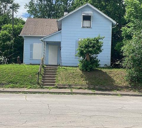 2nd image of 1319 Clay St
