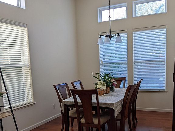 Formal Dining