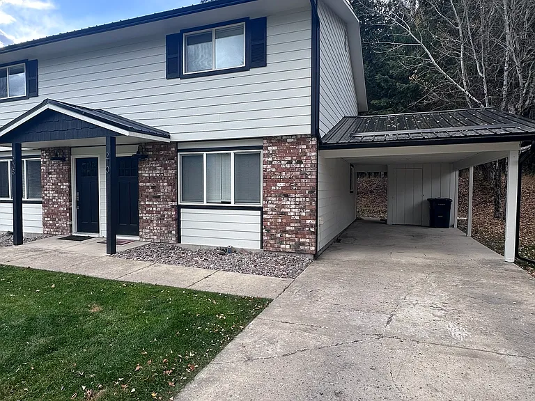 210 Meadow Lake Dr — Photo 1