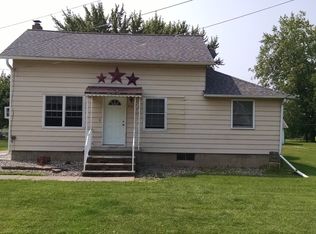216 E Walnut St, Carson City, MI 48811