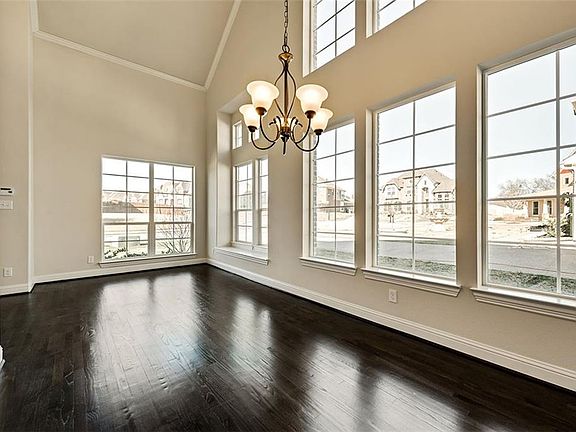 4th image of 1810 Blenheim Dr