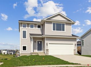1715 Willow Ct, Norwalk, IA 50211