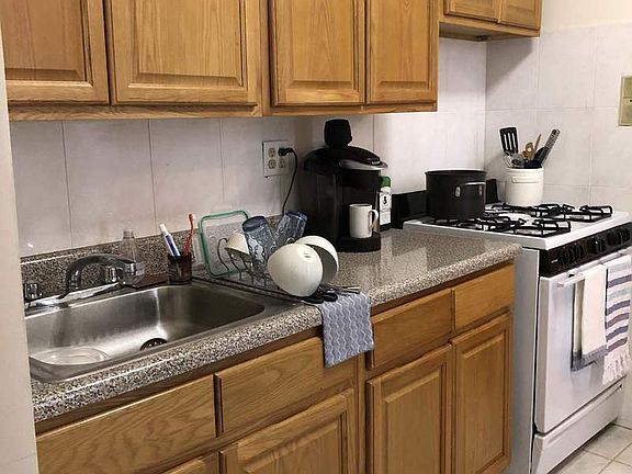 4th image of 3234 41st St APT 3C