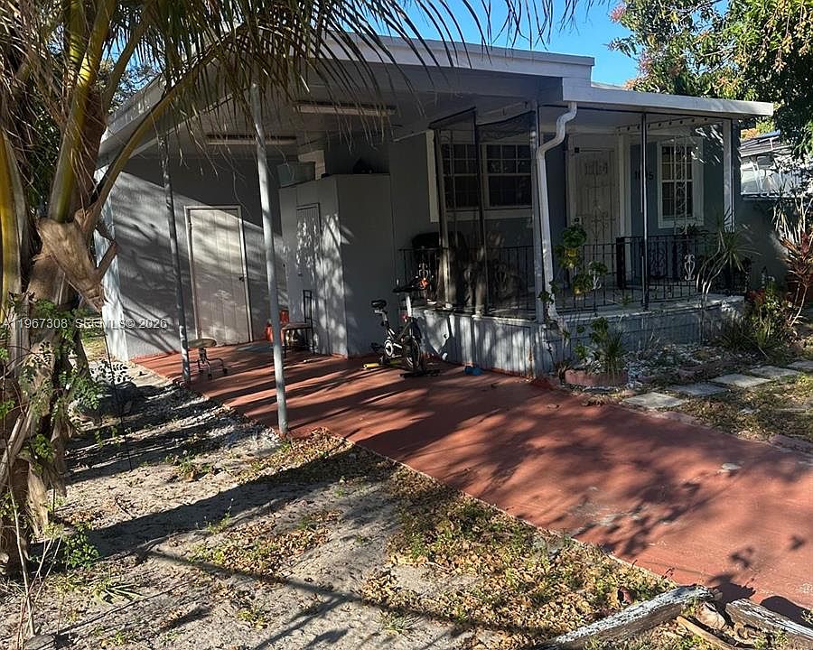 2nd image of 1005 NE 145th St