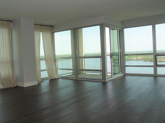 5th image of 901 N Penn St Unit 1701