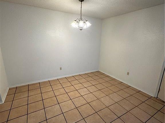 3rd image of 2916 Manhattan Blvd Unit 142