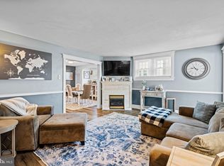 438 Flamingo St, Philadelphia, PA 19128