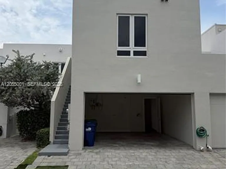 6440 NW 103rd Psge #Townhouse 6440 — Photo 32
