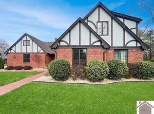 2022 Gatesborough Cir, Murray, KY 42071