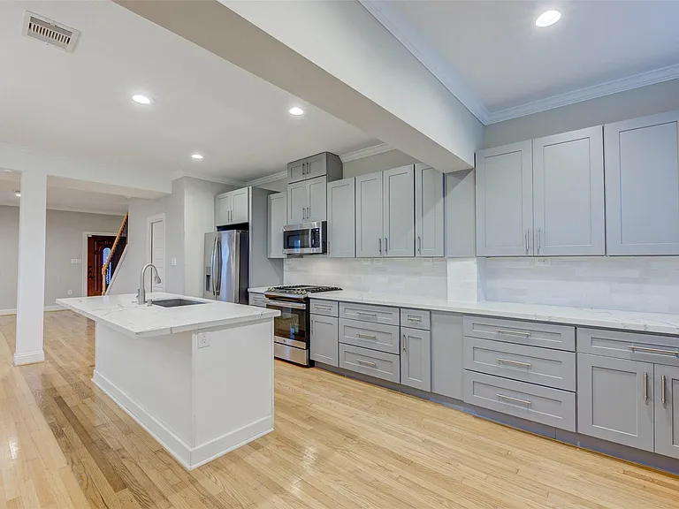 2202 Wentworth St #B — Photo 10