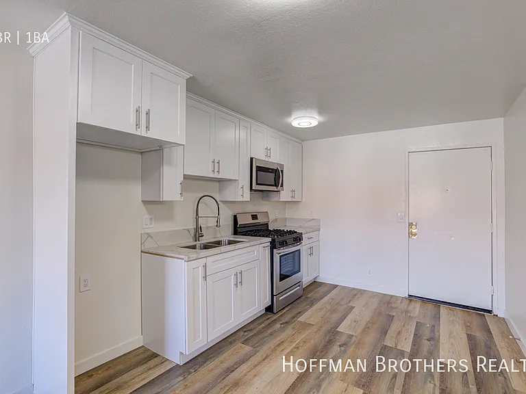 720 S Hoover St #205 — Photo 1