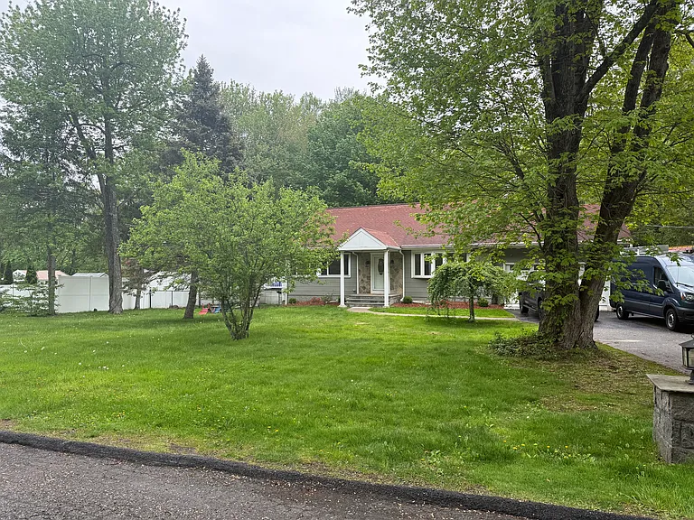 Dunning Dr — Photo 1