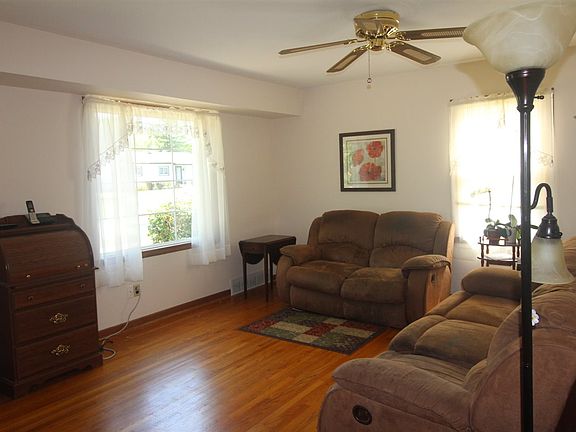 3rd image of 2411 24th St