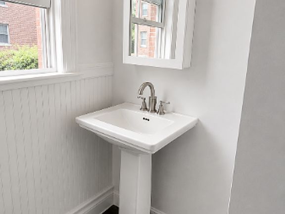4th image of 200 Irving Ave APT 3B