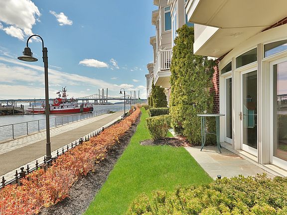 2nd image of 79 River St