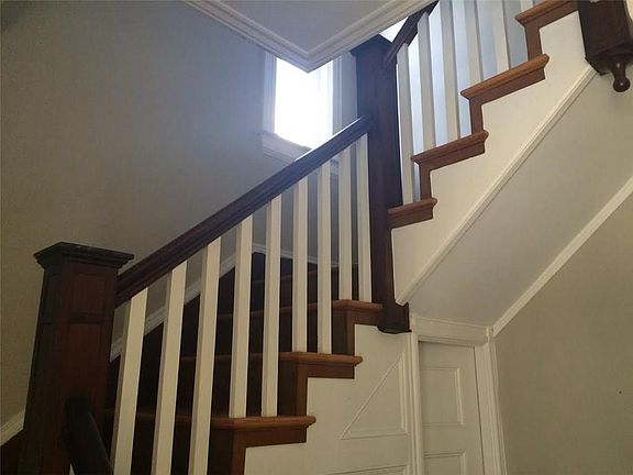 5th image of 130 Norwood Ave