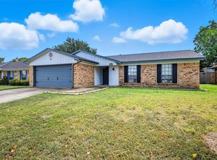 2733 Southpark Ln, Fort Worth, TX 76133