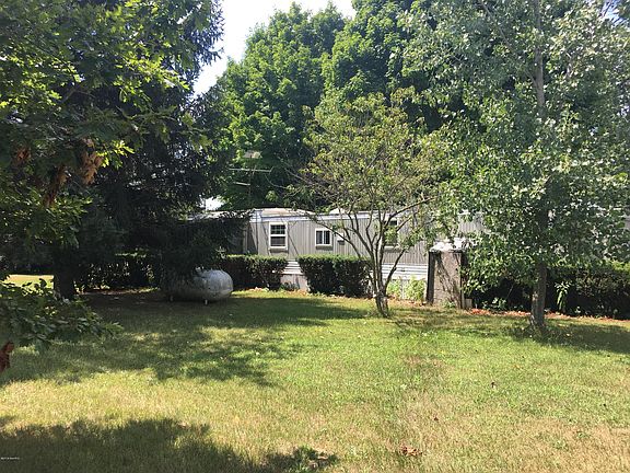 5th image of 11087 Stanton St