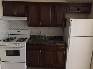 348 N Oakwood Ave APT GS, Waukegan, IL 60085